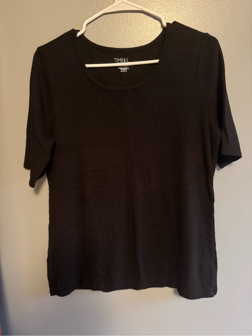 ": Women’s Black Elbow Length Sleeve Crewneck Top